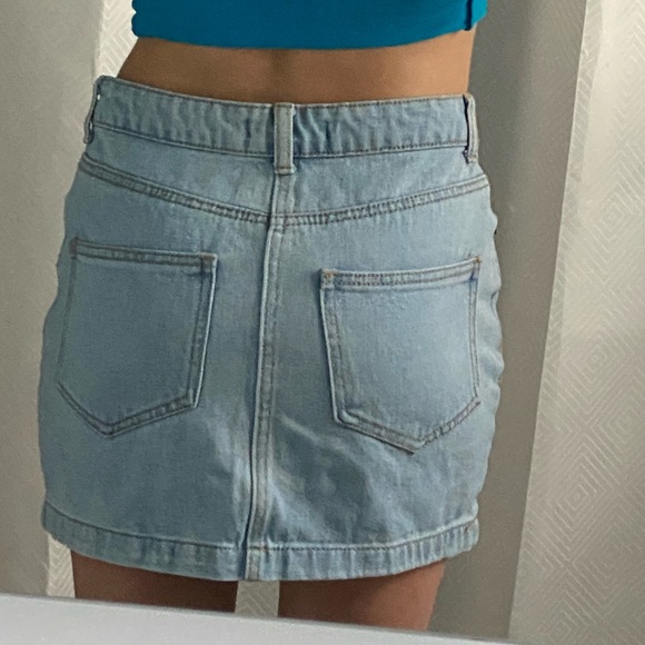 Forever 21 Denim Mini Skirt ( size XS ) - Picture 2 of 6